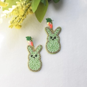 Boucles d'oreilles pendantes de qualité supérieure, motif lapin perlé, avec pompon, pour femmes et filles, idéales pour Pâques, fabrication artisanale - Product Image 5