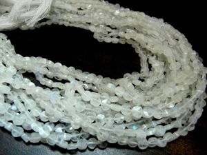 Perles de pierre de lune arc-en-ciel blanche naturelle, forme pièce de monnaie, avec éclat bleu, 5-6mm - Product Image 3