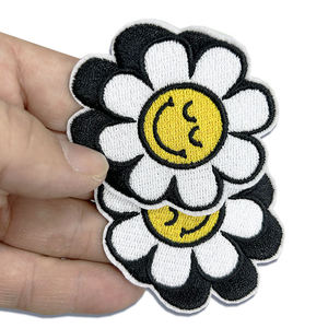 30 ans d'expérience, patchs brodés de haute qualité pour vêtements, vente chaude, badges thermocollants, vente en gros, fabrication OEM - Product Image 3