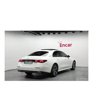 Mercedes-Benz Clase E E200 Avantgarde 2024, 5,930 km, Caja de Cambios Automática, Volante a la Izquierda, Cámara Trasera - Product Image 2