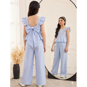 Combinaison à jambes larges pour filles, bleue à rayures, avec manches à volants et nœud au dos - Product Image 1