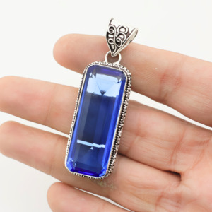 Colgante de piedra preciosa de cuarzo topacio azul relleno de plata – Joyería llamativa de topacio azul natural - Product Image 2