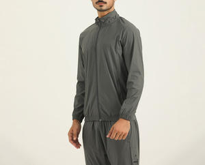 Survêtement Homme Grande Taille Personnalisé de Haute Qualité, Respirant, 100% Nylon Imprimé, Léger, avec Poches Fonctionnelles à Fermeture Éclair - Product Image 4