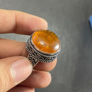 Bague de Fiançailles Classique Faite à la Main en Argent Sterling 925 avec Pierre Précieuse en Ambre Baltique Naturel Taillée Ovale et Sertie en Lunette pour Anniversaire de Mariage - Product Image 5