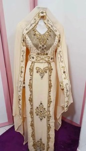Abayas élégantes et modestes brodées à la main pour femmes - Product Image 3