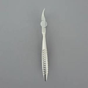 Coupe-ongles en acier inoxydable 12,5 mm, lame biseautée incurvée, pointe acérée, ouverture large pour ongles épais des orteils, usage adulte - Product Image 3