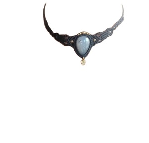 Tour de cou style pierres précieuses et petites perles dorées avec pierre de guérison collier de perles Moonstone - Product Image 1
