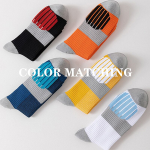 Chaussettes de sport respirantes en coton et élasthanne, tricotées, à motif géométrique, pour usage quotidien, style été, pour hommes - Product Image 5