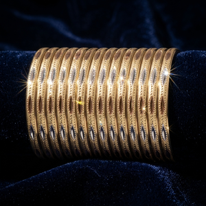 ORO-Z Brazaletes Apilables de Aleación Chapada en Oro de Alta Calidad, Elegantes y Étnicos, con Diseño de Corte de Diamante y Textura Tricolor - Product Image 4