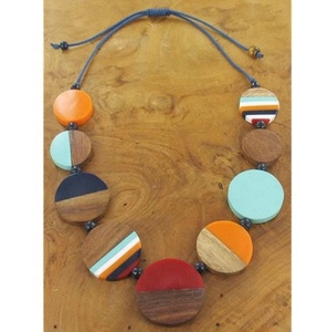 Green Resin Craft Beaded Necklace Round Statement Jewelry Fashion Accessory - Product Image 3