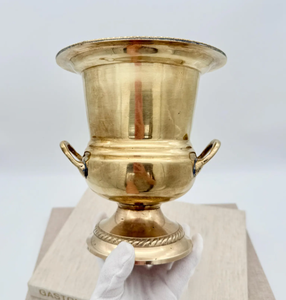 Handmade Modern Aluminium Eco-Friendly Decorative Tabletop <b>Vase</b> Gold <b>vase</b> for Christmas Banquets Lounges Elegant Luxury Design - Product Image 2