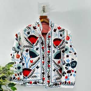 เสื้อแจ็คเก็ตปักลายดอกไม้ TNT Suzani สีสันสดใส สไตล์โบฮีเมียน เสื้อคลุมกันหนาวสำหรับฤดูหนาว กันลมและระบายอากาศได้ดี ดีไซน์โดดเด่นสไตล์ชาติพันธุ์ - Product Image 3