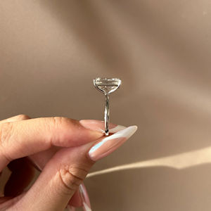 Anillo de Compromiso Solitario con Diamante Cultivado en Laboratorio, Corte Esmeralda de 5 Quilates, Certificado IGI, Color D E, Claridad VVS VS, Anillo de Joyería Nupcial de Oro Personalizado - Product Image 4