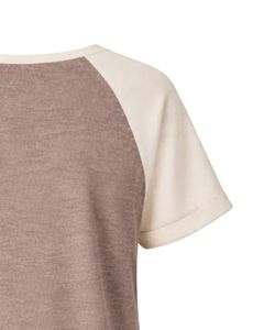 T-shirt femme beige taupe à manches courtes, col Henley, haut à manches raglan, coton doux, coupe ample décontractée, tee-shirt d'été respirant et confortable - Product Image 3