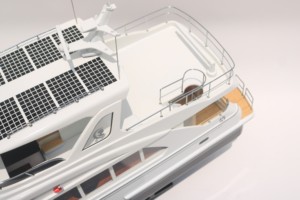 SELENE 60 OCEAN EXPLORER, Modelo de Yate Americano Moderno Hecho a Mano en Madera, Personalizado para Regalo Empresarial o Colección - Product Image 4