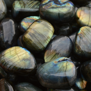 Pierre roulée naturelle de labradorite, pierre précieuse polie naturelle, cristal lisse multi-éclats, pierre de guérison et de méditation, vente en gros Inde - Product Image 1