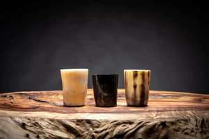Verre à shot en corne de buffle Royal Artisans, fait main avec ouvre-bouteille en acier, écologique, personnalisable, cadeau pour bar - Product Image 2