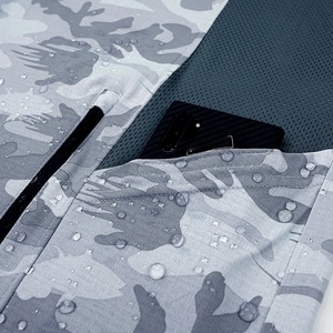 เสื้อฮู้ดตกปลาสีเทาอ่อนสำหรับผู้ชาย พิมพ์โลโก้ได้ พร้อมแผ่นปิดหน้าในตัว แห้งเร็ว ป้องกันแสงแดด UPF 50+ เสื้อสำหรับกิจกรรมกลางแจ้ง - Product Image 4