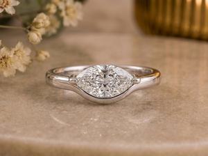 Anillo de Moissanita de Corte Marquesa de 2CT de Alta Demanda, Plata 925, Estilo Moderno, Regalo para Aniversario, Fiesta, Amuletos - Product Image 1