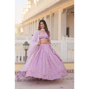 Vêtements de désherbage Designer Lehenga Choli - Product Image 2