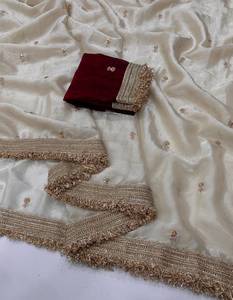 Traditional Indian <b>Red</b> Silk Saree With Gold Embroidery And Cream <b>Blouse</b> <b>For</b> Wedding Wear <b>Women's</b> Floor-Length Regular Fit - Product Image 4