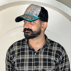 Nouvelle Arrivée 2026 Casquette de baseball snapback unisexe à visière courbée en cuir de vachette repoussé avec patch motif taureau et maille, style casquette de camionneur et chapeau de sport - Product Image 3