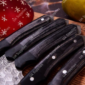 Cuchillo único hecho a mano de acero de Damasco con hoja martillada de espiga completa, ligero, multiusos, ecológico, duradero y afilado como una navaja, con mango de madera. - Product Image 6