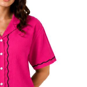 Blusa de algodón rosa intenso bordada para mujer, de manga corta, con botones, informal, de verano, con cuello y ribete negro, tops de moda OEM - Product Image 4