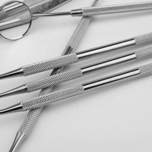 Kit d'outils d'hygiène dentaire en acier inoxydable de haute qualité |   Ensemble d'instruments chirurgicaux manuels, autoclavables, certifiés CE pour - Product Image 1