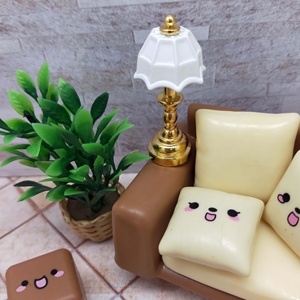 1:12 Scale Zinc Alloy Dollhouse <b>Table</b> Lamp with Classic Scalloped Shade and Antique Finish for Decor - Product Image 5