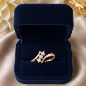 Bague en or rose sertie de trois diamants |   Bague en or rose 14 carats pour femme, cadeau d'anniversaire |   Cadeau de bijoux de luxe pour un anniversaire de créateur - Product Image 3