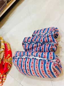 Juego de Bolsas Cosméticas de Algodón Acolchado con Estampado Artesanal Indio, Bolsa de Maquillaje con Rayas Florales Azules y Rosas, Venta al Por Mayor - Product Image 3