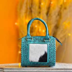 Sac à bandoulière multifonctionnel en cuir de vachette véritable, style japonais, luxe, fait main, avec motif floral turquoise, ensemble deux pièces pour femme - Product Image 2