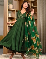 KV Green Floral Printed Silk Rayon Traditional Salwar Kameez dengan Celana dan Dupatta, Anti Kusut, Cepat Kering, untuk Pesta Musim Gugur