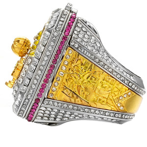 แหวนเพชรทรงเหลี่ยมสำหรับผู้หญิงหินสีชมพูแบบดั้งเดิมแหวนเพชรที่ผ่านการรับรองโดย GRA VVS Moissanite - Product Image 4