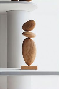 Sculpture en bois artisanale, art moderne pour table, statue décorative figurative pour salon, salle à manger, décoration intérieure - Product Image 1