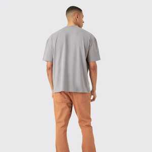 Camiseta para Hombre 100% Algodón Estilo Urbano con Serigrafía Personalizada con el Logotipo de tu Propia Marca, Manga Corta - Product Image 5