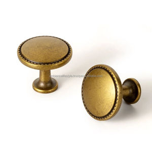 Antique Style <b>Brass</b> Knobs Vintage Cabinet <b>Drawer</b> <b>Pull</b> Handles Classic Furniture Hardware Accessories Elegant Home Decor - Product Image 2
