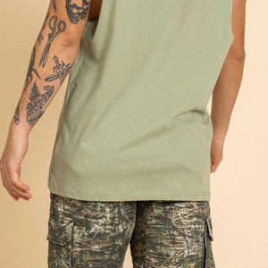 เสื้อกล้ามโพลีเอสเตอร์ผสมอีลาสเทน ระบายอากาศได้ดี สำหรับผู้ชาย สไตล์วินเทจ ถักแบบเรียบ ไม่มีโลโก้ ทรงหลวม ใส่สบายช่วงฤดูร้อน แขนเสื้อทรงหลวม - Product Image 3