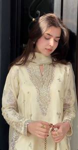 Ensemble Salwar Kameez en Soie Satinée Ethnique pour Femme, Haut Long Brodé, Dupatta, Pantalon Palazzo, Tenue Réversible pour Mariage et Fêtes - Product Image 3