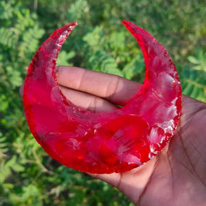 Pièce décorative artisanale en cristal de verre rouge sculpté en forme de croissant de lune, 3,5-4 pouces, pour la décoration intérieure, la méditation et l'autel - Product Image 2