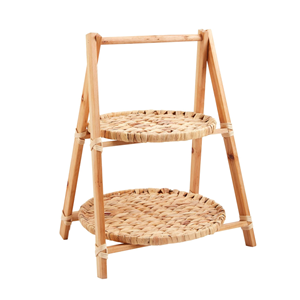 Bandeja Artesanal de 2 Niveles de Jacinto de Agua con Borde Festoneado, Soporte Redondo Rústico Ecológico de Dos Niveles, Organizador Decorativo de Mesa, Vietnam - Product Image 1