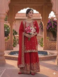 Ensemble de luxe en soie Chinon avec broderies lourdes, comprenant un haut, un pantalon Sharara Palazzo à coupe ample et une dupatta, pour tenue de fête pour femmes - Product Image 4