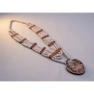 Collar Tulsi Mala Hecho a Mano con Colgante de Radha Krishna, Perlas de Imitación, Joyería Espiritual Hindú para Meditación, Yoga, Regalo - Product Image 1