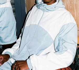 Ensemble de survêtement en nylon pour homme avec logo brodé du fabricant, pantalon de jogging color block et coupe-vent personnalisé - Product Image 4