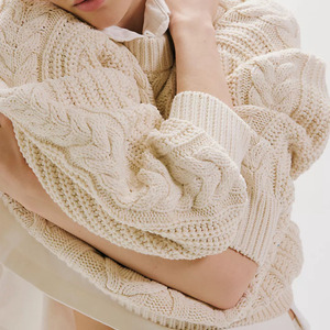 Nouveauté : Pull en tricot torsadé pour femme, manches bouffantes, col rond, laine épaisse, pull décontracté d'hiver, tricoté à la main - Product Image 3
