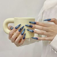 Long Teardrop Acrylique Ongles Doigt Application Minuit Bleu Paillettes Shimmer Gothique Romance Design Starshade Insignia