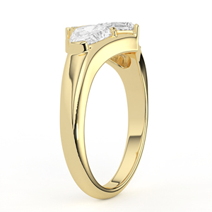 Anillo de Diamantes Mosaico Vanguardista en Oro Amarillo, Diseño Geométrico Abstracto de Ala, Corte Único, Joyería Fina de Alta Moda - Product Image 3