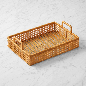 Plateau de service rectangulaire en rotin tressé avec poignées surélevées, disponible à prix de gros. - Product Image 1