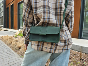 <b>Small</b> Green Genuine Leather Crossbody <b>Purse</b> Handmade Minimalist Handbag for Women Personalized Cross Body Mother Gift - Product Image 1